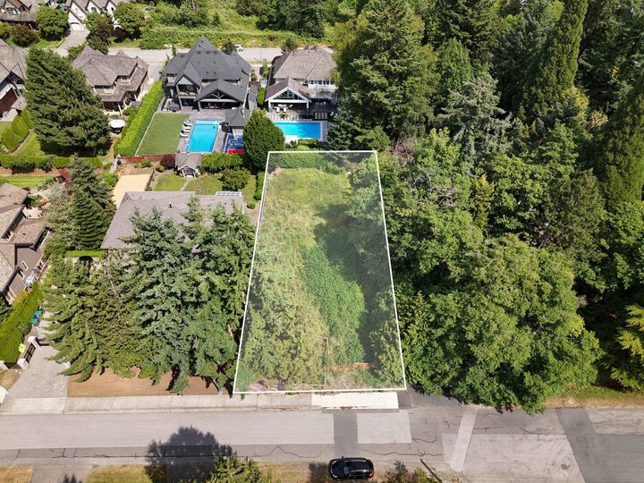 Property Photo: 3862 156 Avenue BC V3Z 0G7