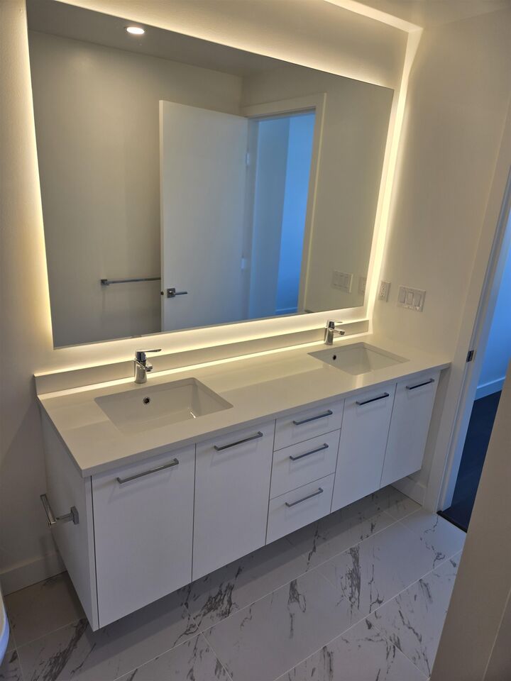 Property Photo: 1588 Johnston Road 2001 BC V4B 3Z7