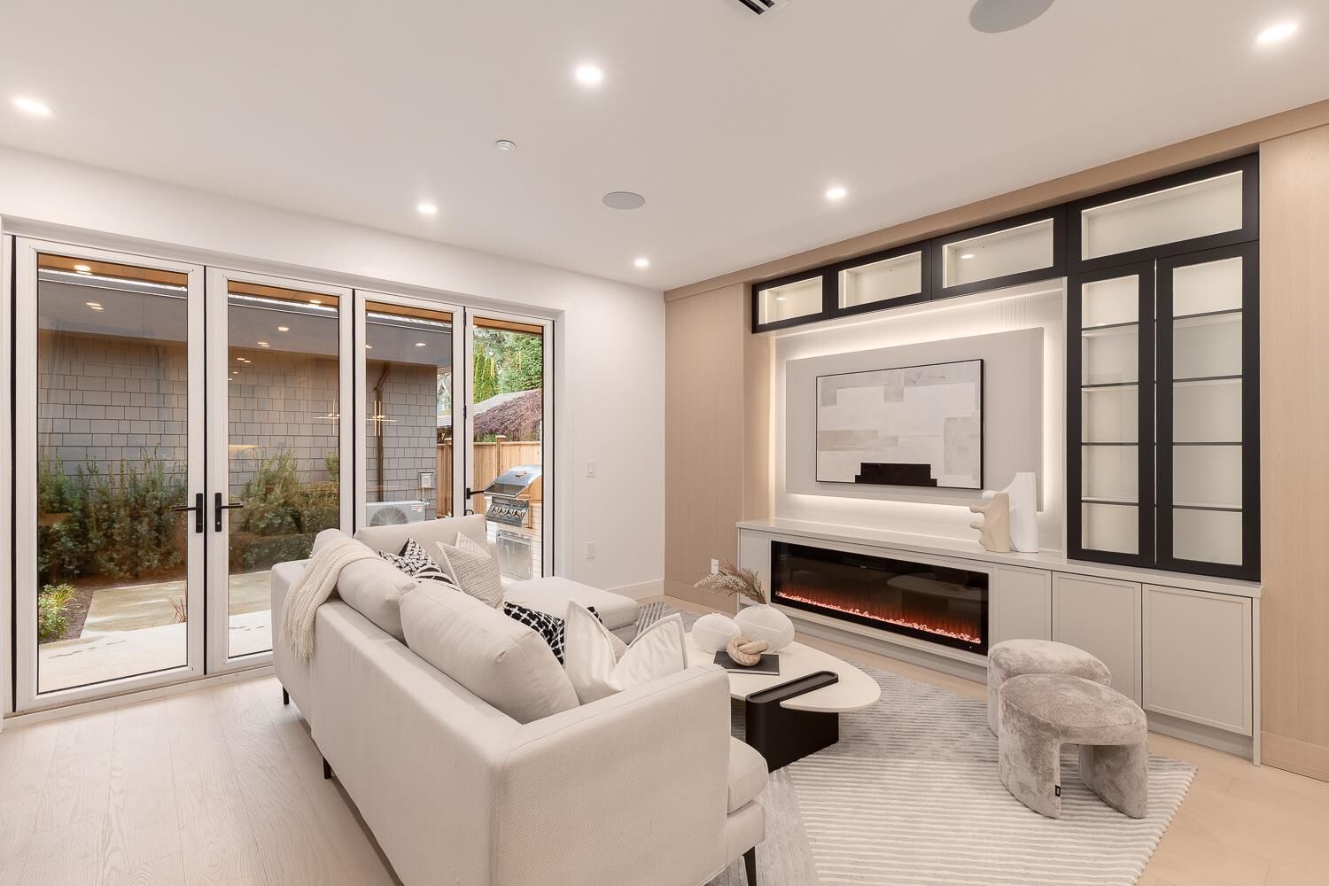 Property Photo:  2976 W 13th Avenue 3  BC V6K 2T9 