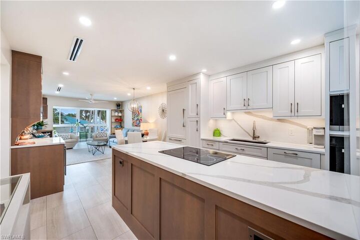 Property Photo:  1021 3rd St S 310  FL 34102 