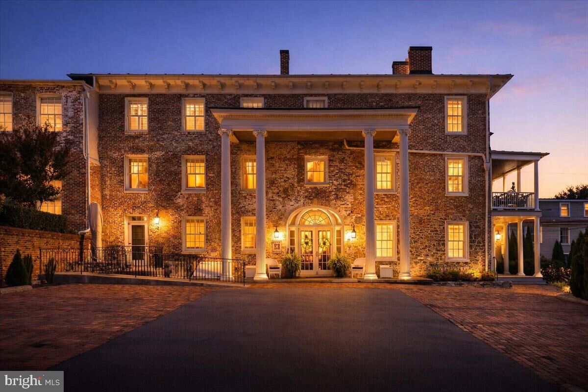 Property Photo:  411 N Loudoun Street 302  VA 22601 