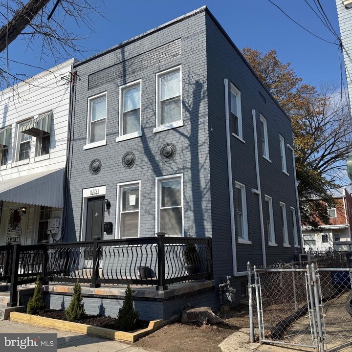 Property Photo:  613 Roxboro Place NW  DC 20011 