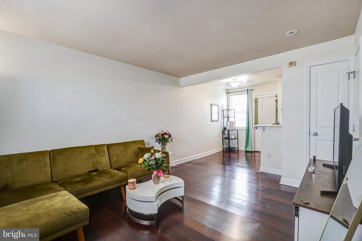 Property Photo: 2512 Kent Village Drive MD 20785