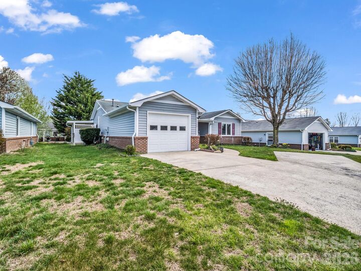 Property Photo:  220 Dartcrest Drive  NC 28792 