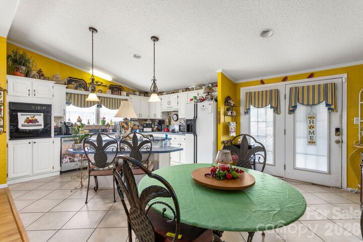 Property Photo: 900 Ingle Street NC 27249