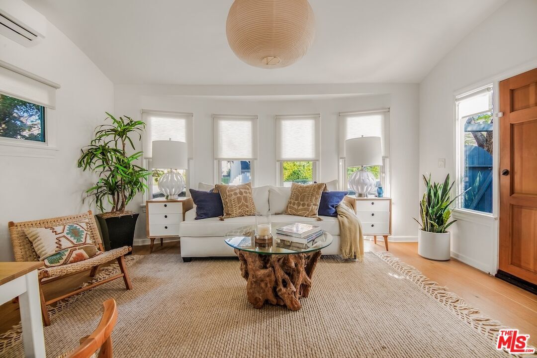 Property Photo:  5848 1/2 Willoughby Ave  CA 90038 