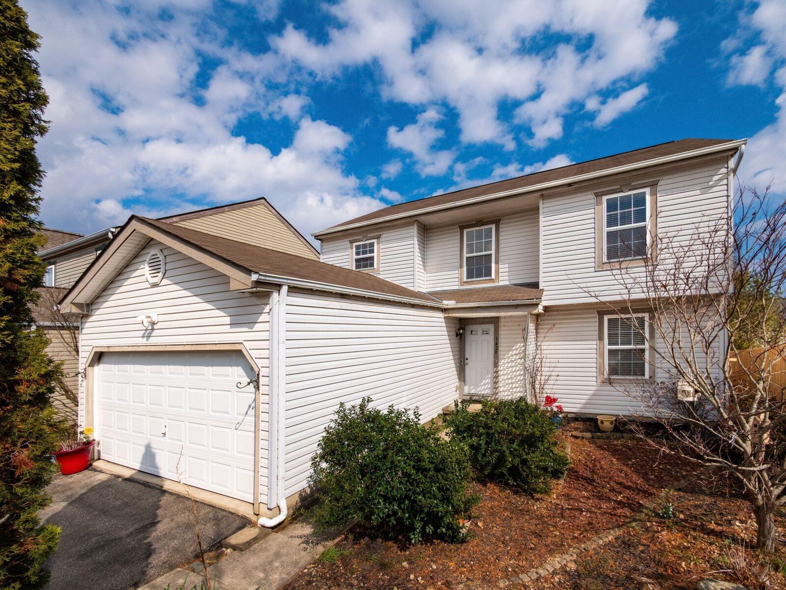 Property Photo:  1429 Milridge Drive  OH 43040 