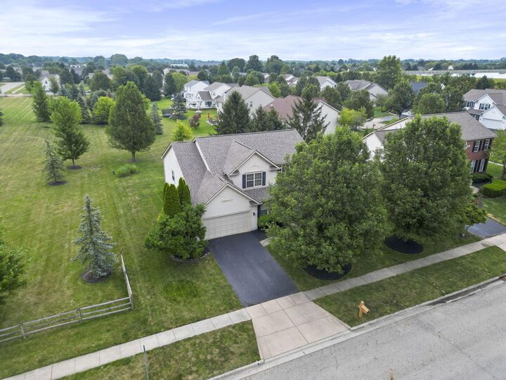 Property Photo:  6351 Beaumont Square  OH 43035 