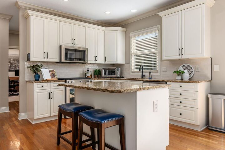 Property Photo:  8118 Saybrook Drive  OH 43082 