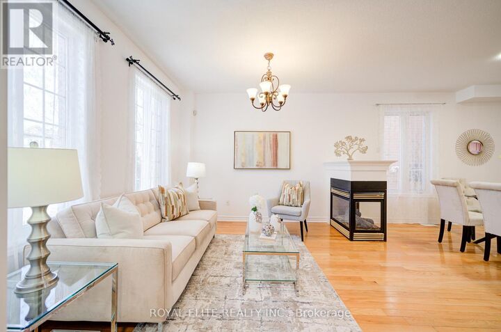Property Photo:  358 William Berczy Boulevard  ON L6C 0C2 
