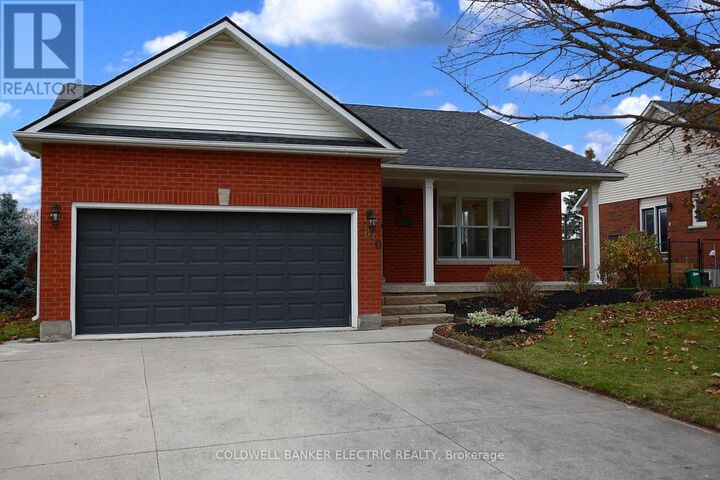 Property Photo:  1830 Stratton Avenue  ON K9K 2E6 