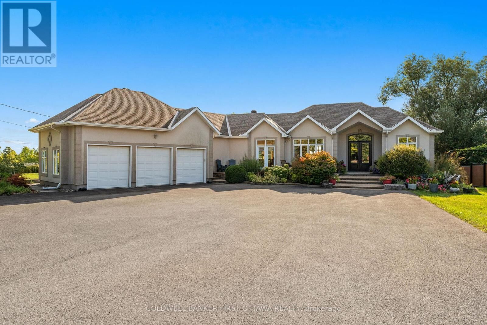 Photo de la propriété:  358 River Road  ON K1V 1R8 