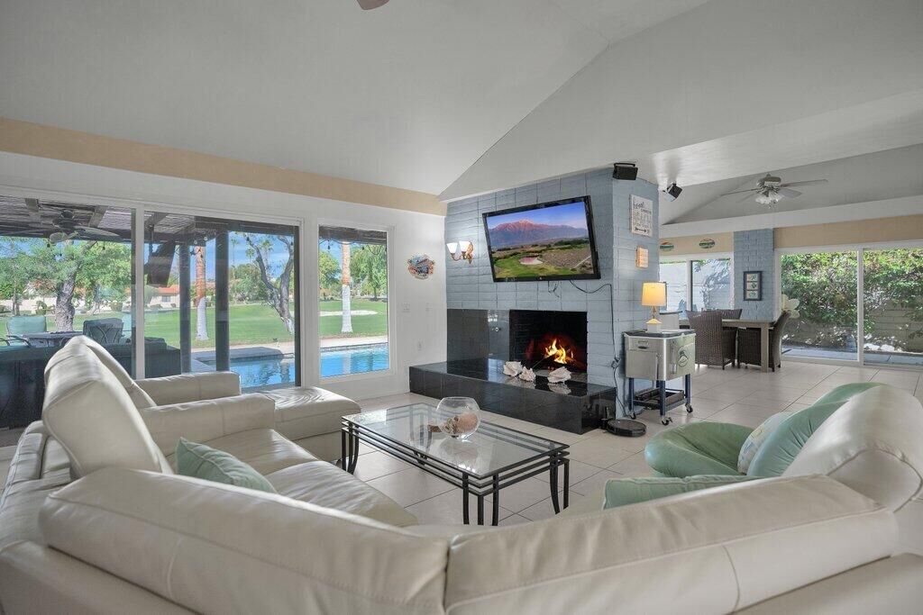 Property Photo:  43761 Port Maria Road  CA 92203 