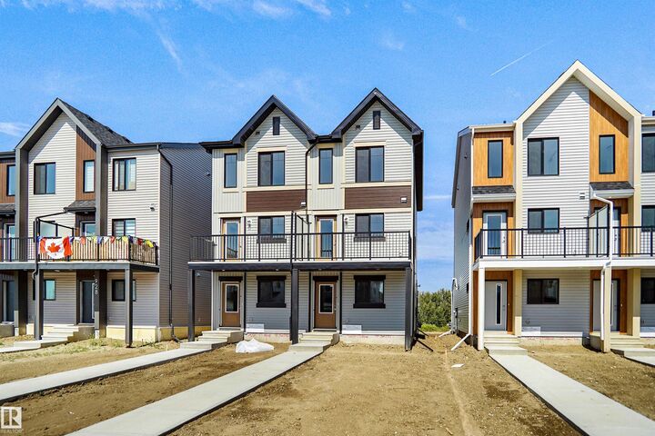 924 19 Avenue NW — photo 1