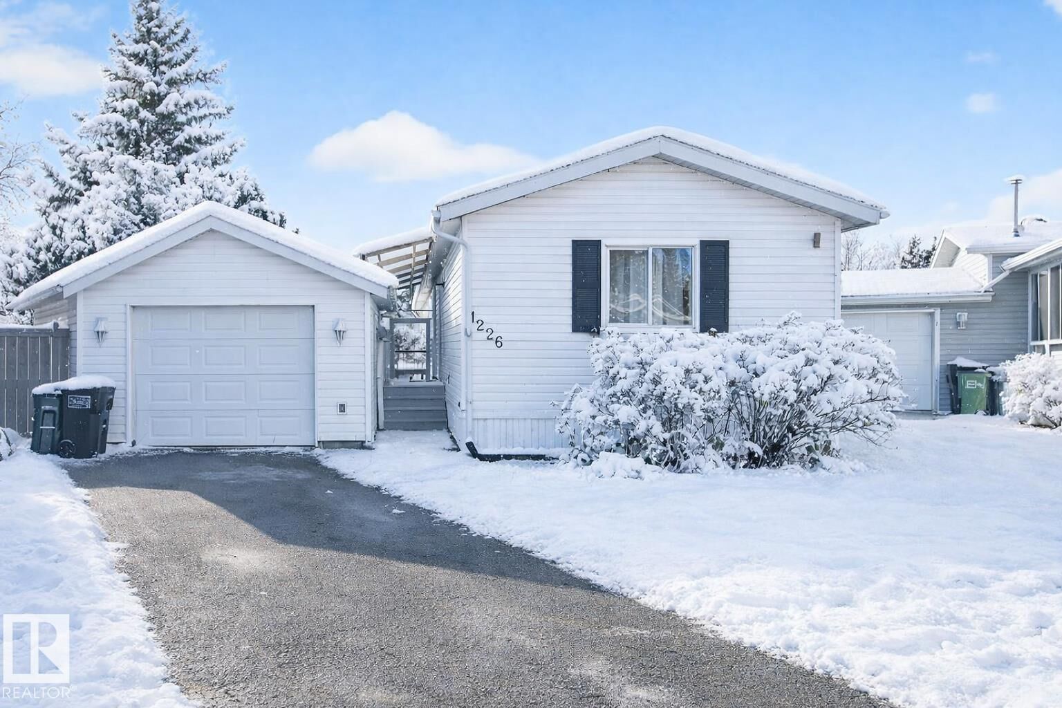 Property Photo: 1226 West View Rise NW AB T5S 1T6