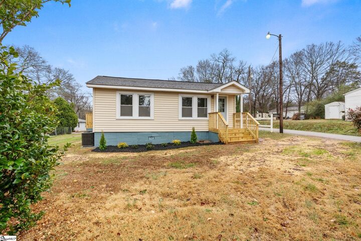 Property Photo: 12 White Horse Road SC 29605