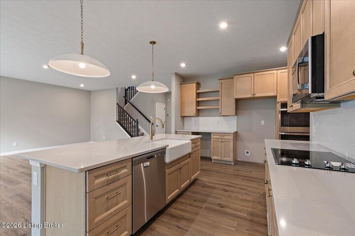 Property Photo:  162 Dayflower Ct  KY 40165 