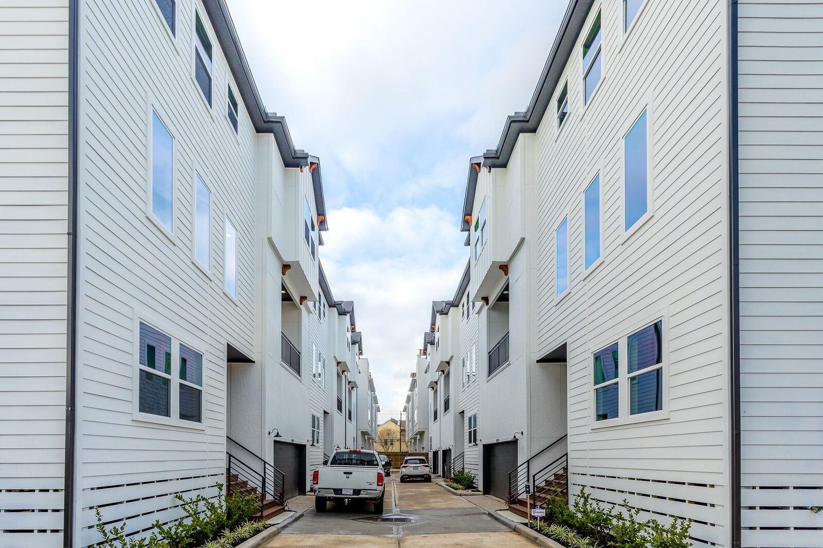 Property Photo:  1439 W 25th Street B  TX 77008 