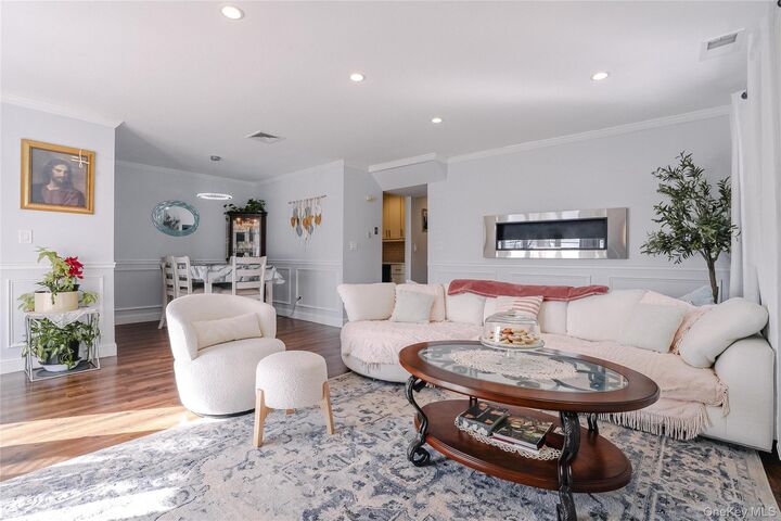 Property Photo:  37 Harbor Lane  NY 10805 