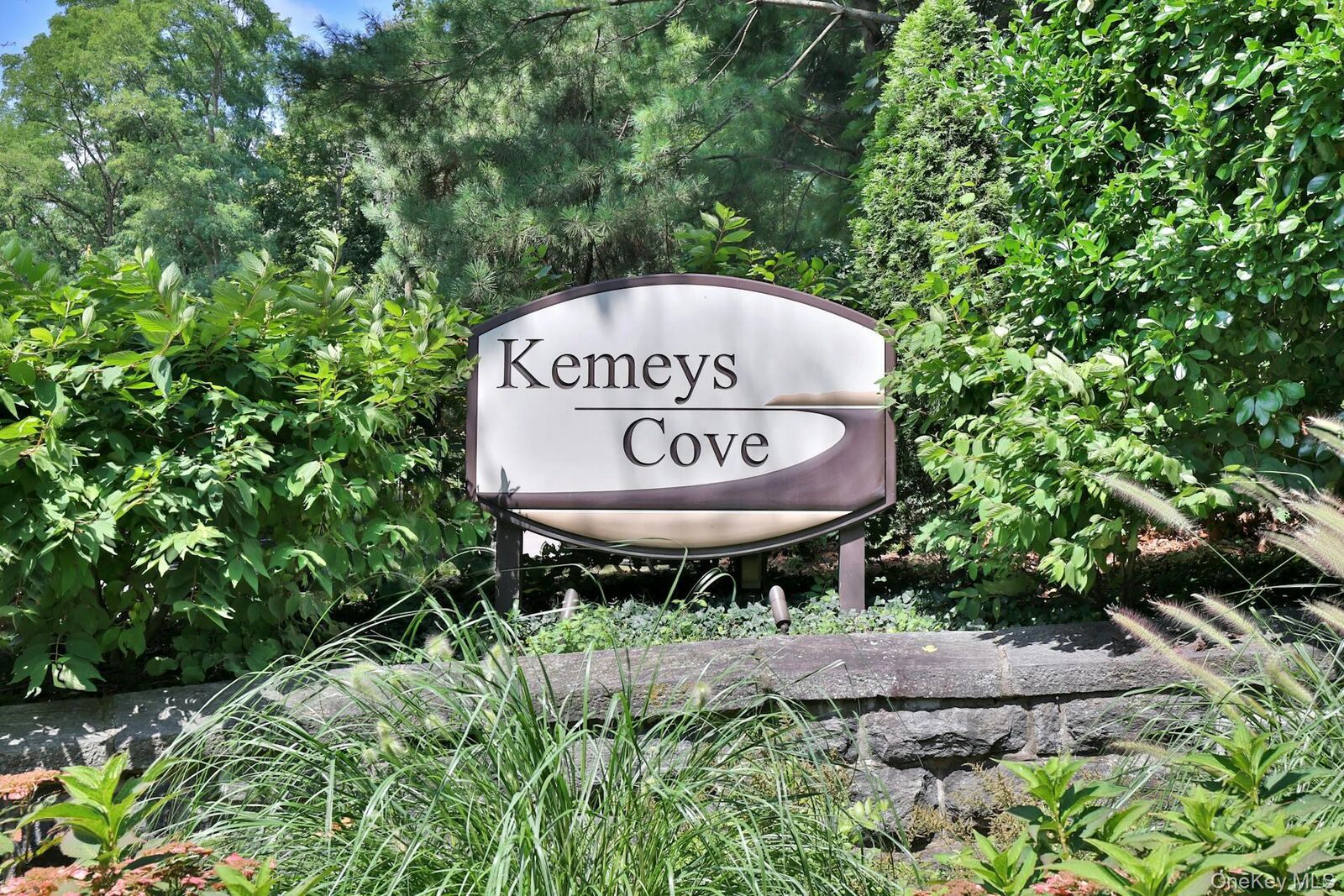 Property Photo:  616 Kemeys Cove 616  NY 10562 