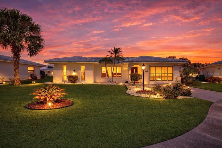 Property Photo:  4005 Palm Court  FL 34208 