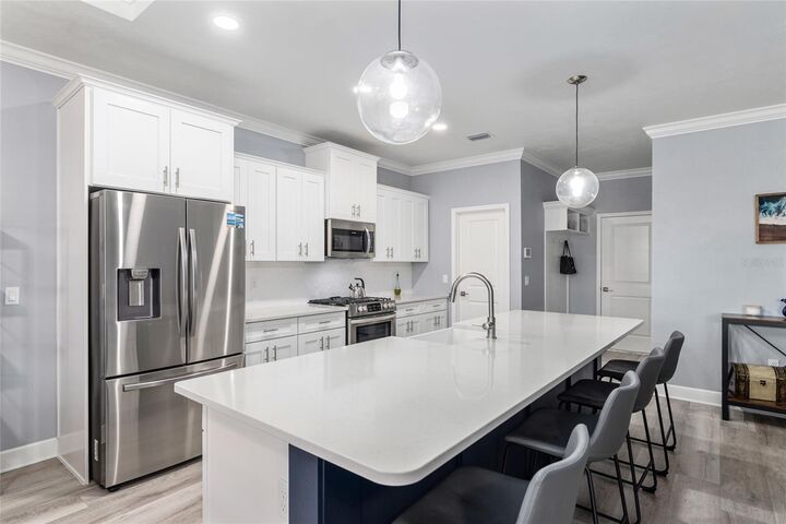 Property Photo:  1452 SW 67th Drive  FL 32607 