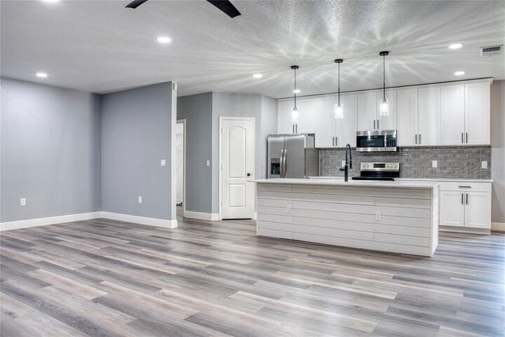 Property Photo: 3711 Julius Estates Boulevard FL 33881