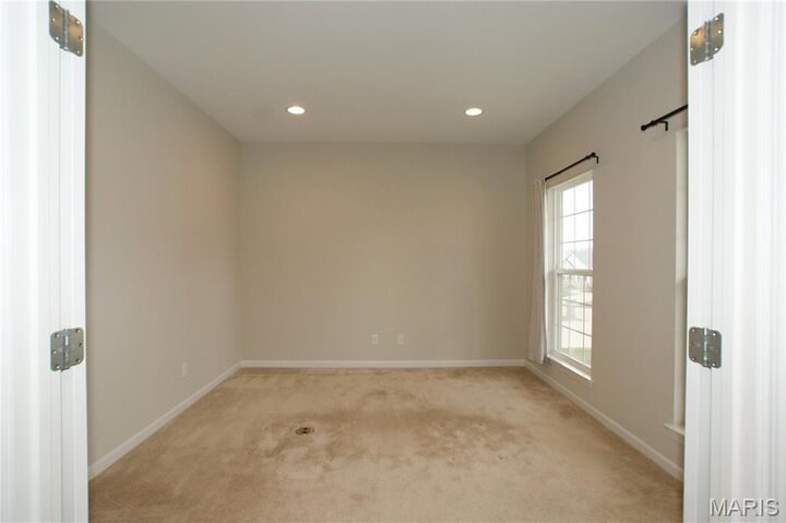 Property Photo:  910 Ellis Park Drive  MO 63385 