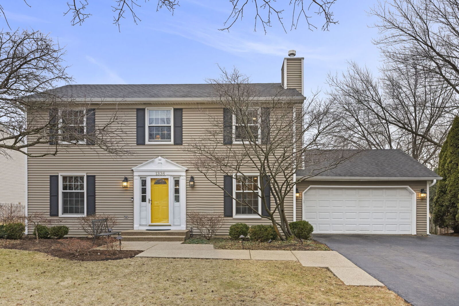 Property Photo: 1336 Chestnut Ridge Drive IL 60540