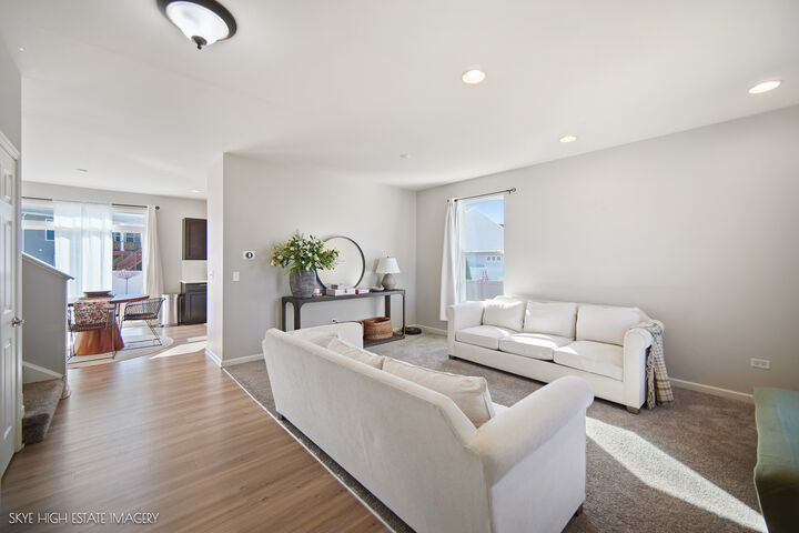 Property Photo:  1816 Wellington Drive  IL 60431 