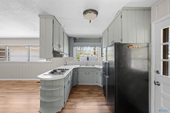 Property Photo: 806 SW Fourth Street SW AL 35954