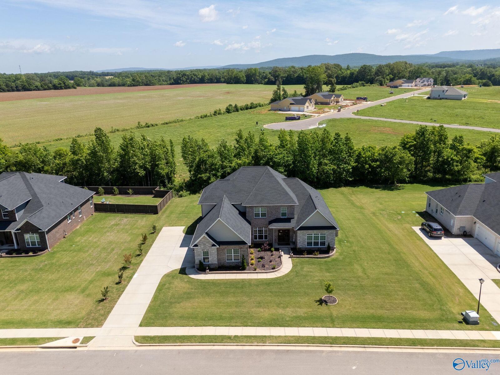 Property Photo: 333 Merrydale Drive AL 35811