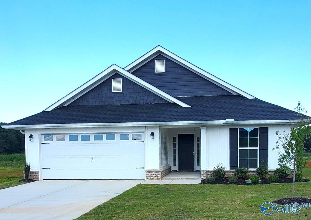 Property Photo: 108 Vickery Court AL 35810