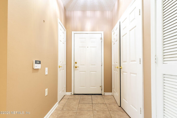 Property Photo: 7990 Baymeadows Road E 220 FL 32256