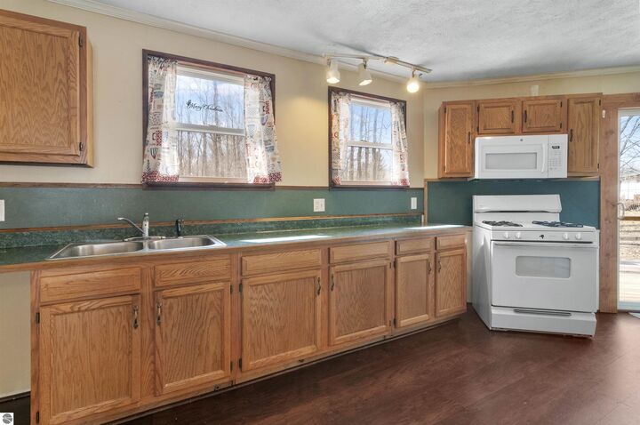 Property Photo:  302 Fern Avenue  MI 49601 