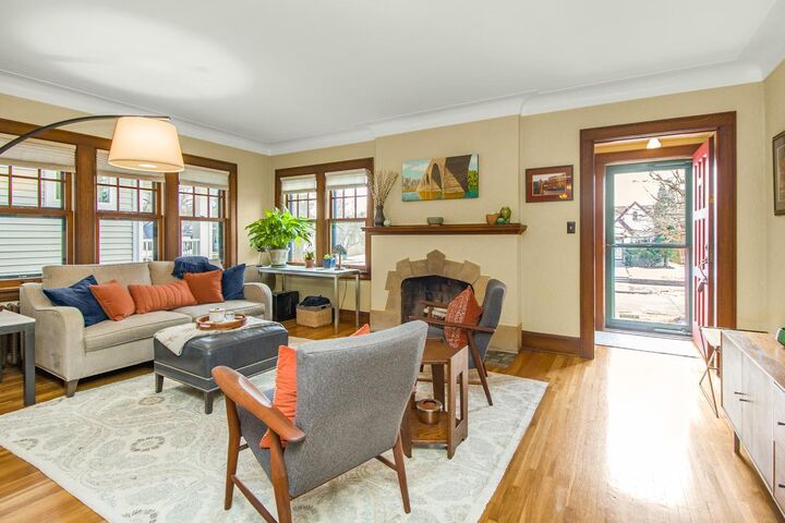 Property Photo:  1667 Niles Avenue  MN 55116 