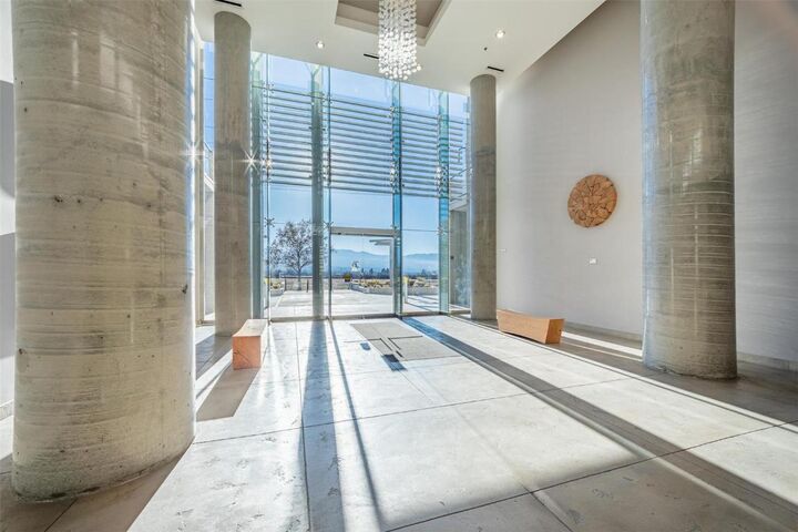 Property Photo:  2040 Springfield Road 1106  BC V1Y 9N7 