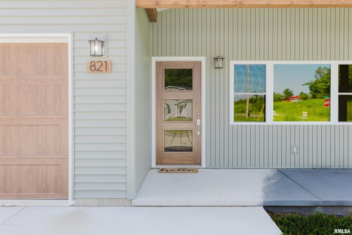 Property Photo:  821 N 27th Street  IL 62948 