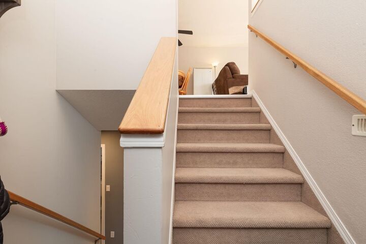 Property Photo:  11 Highlands Place W 3  AB T1J 4X8 