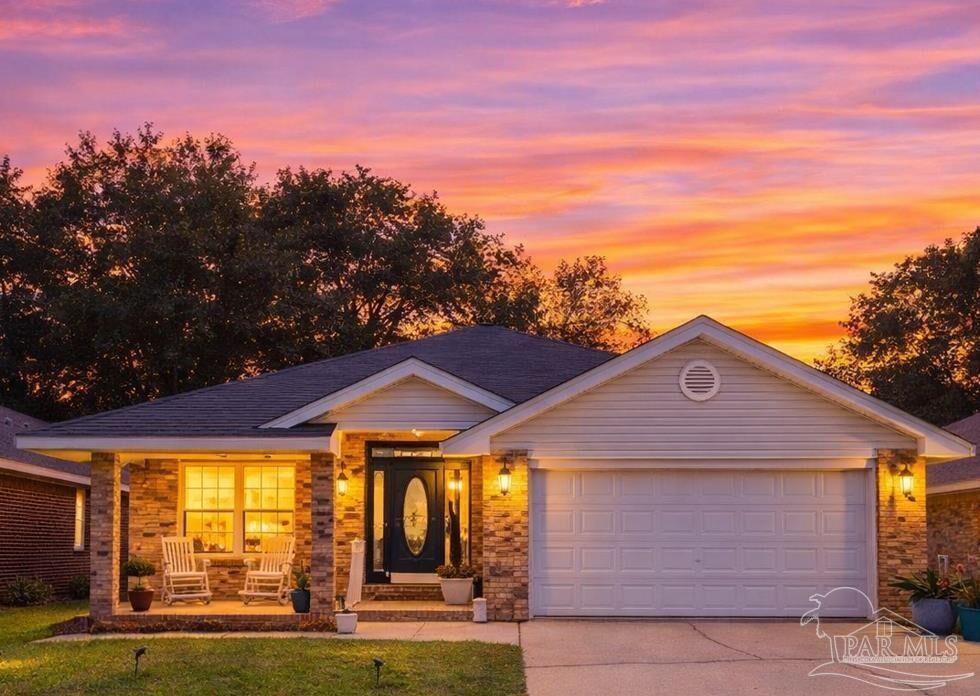 Property Photo:  2509 Eclipse Ln  FL 32514 