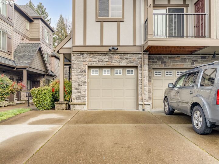 Property Photo: 8139 NE Rockne Way OR 97006