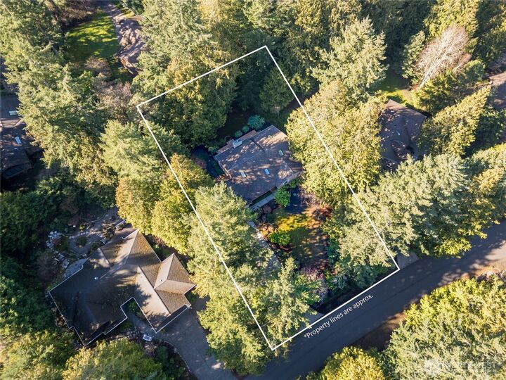 Property Photo: 425 Baycliff Drive WA 98368