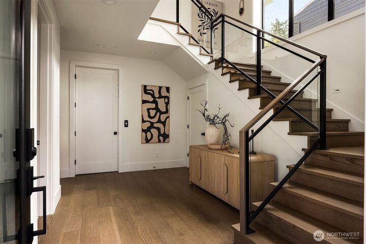 Property Photo: 5808 Lakeview Drive WA 98033