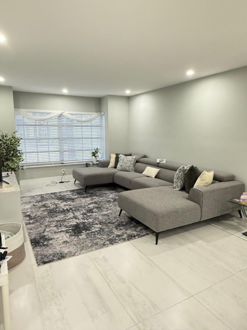 Property Photo:  2191 NE 68th Street 403  FL 33308 