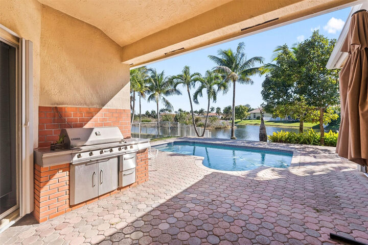 Property Photo: 16364 NW 14th Street FL 33028