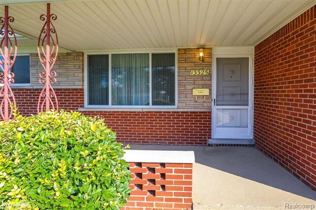 Property Photo:  13325 Iowa Drive  MI 48088 