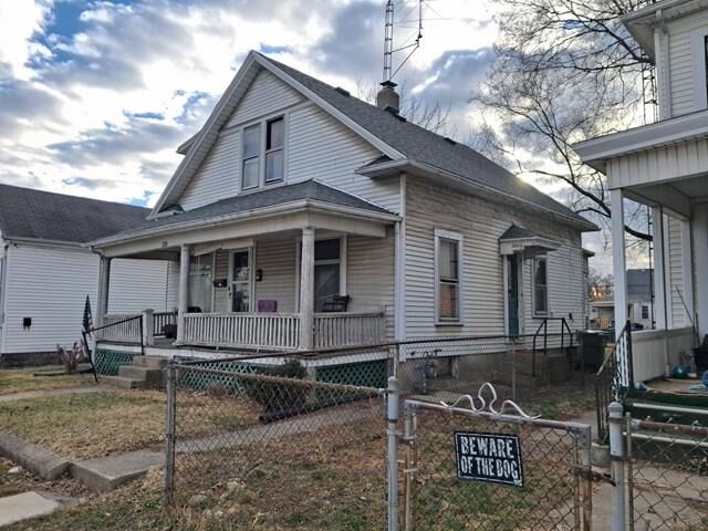 Property Photo:  302 S 9th Street 302 1/2 S 9th Street  IN 47374 