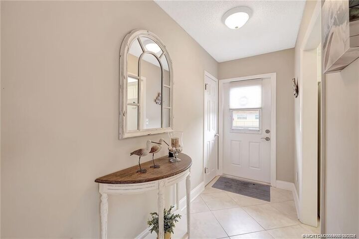 Property Photo: 2950 SE Ocean Boulevard 7-4 FL 34996