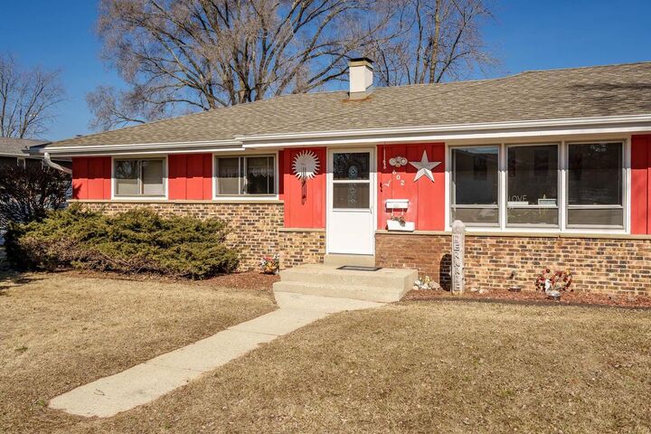 Property Photo: 602 West Hilltop Trail WI 53538