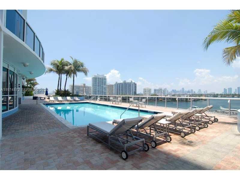 Property Photo: 1800 Sunset Harbour Dr 811 FL 33139